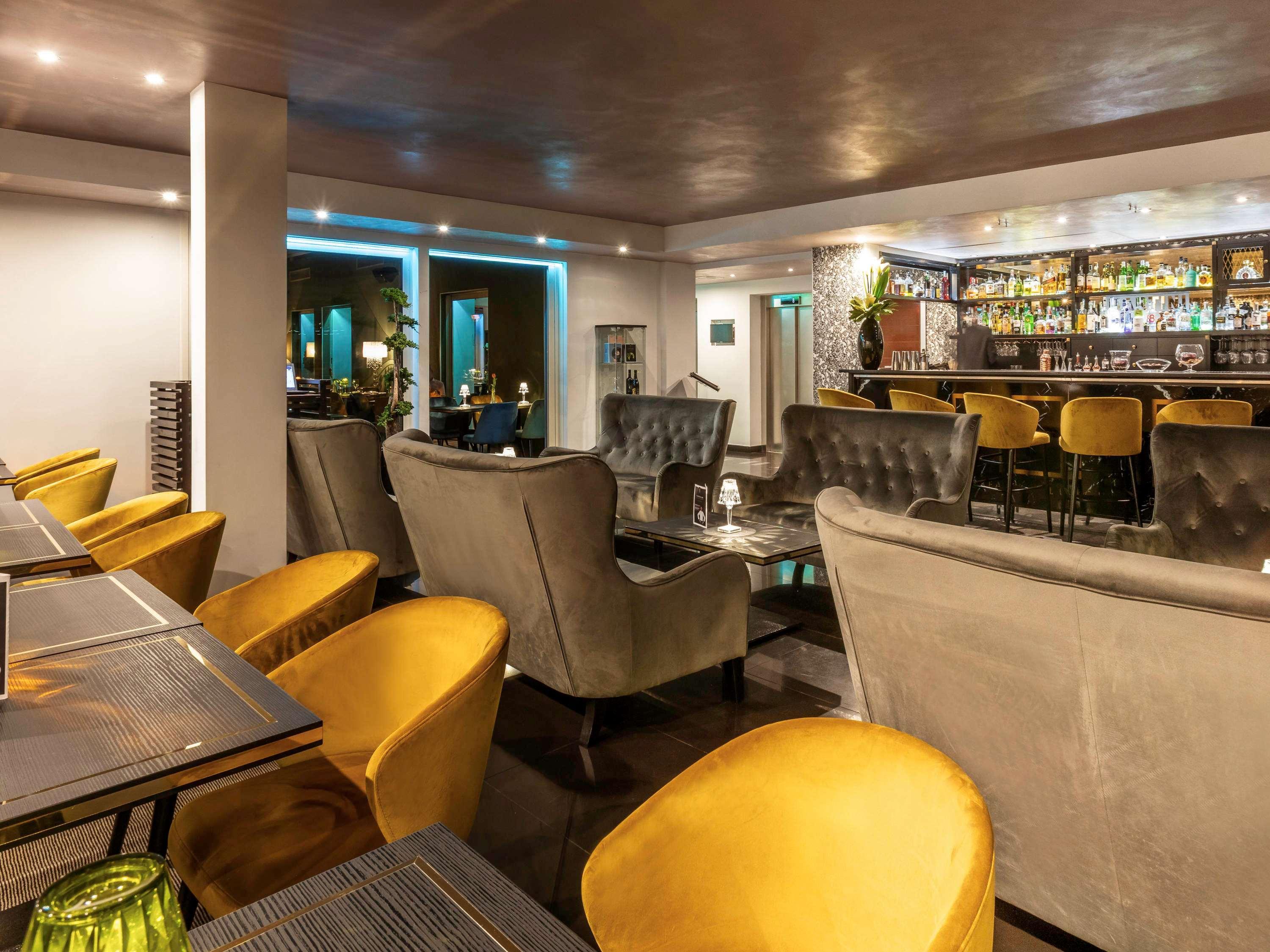 Hotel La Griffe Roma Esterno foto The bar at the 2010 London Restaurant of the Year, Roux at Parliament Square