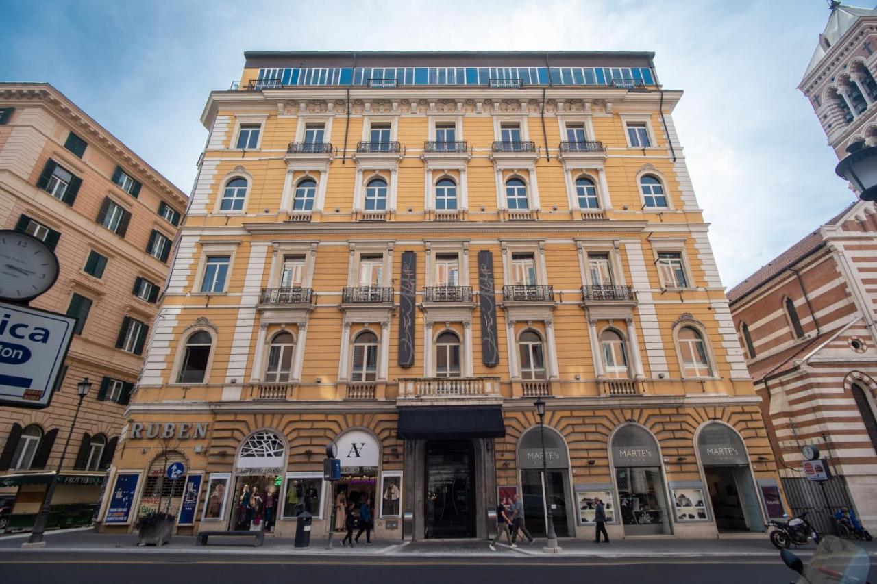 Hotel La Griffe Roma Esterno foto The main building of the university