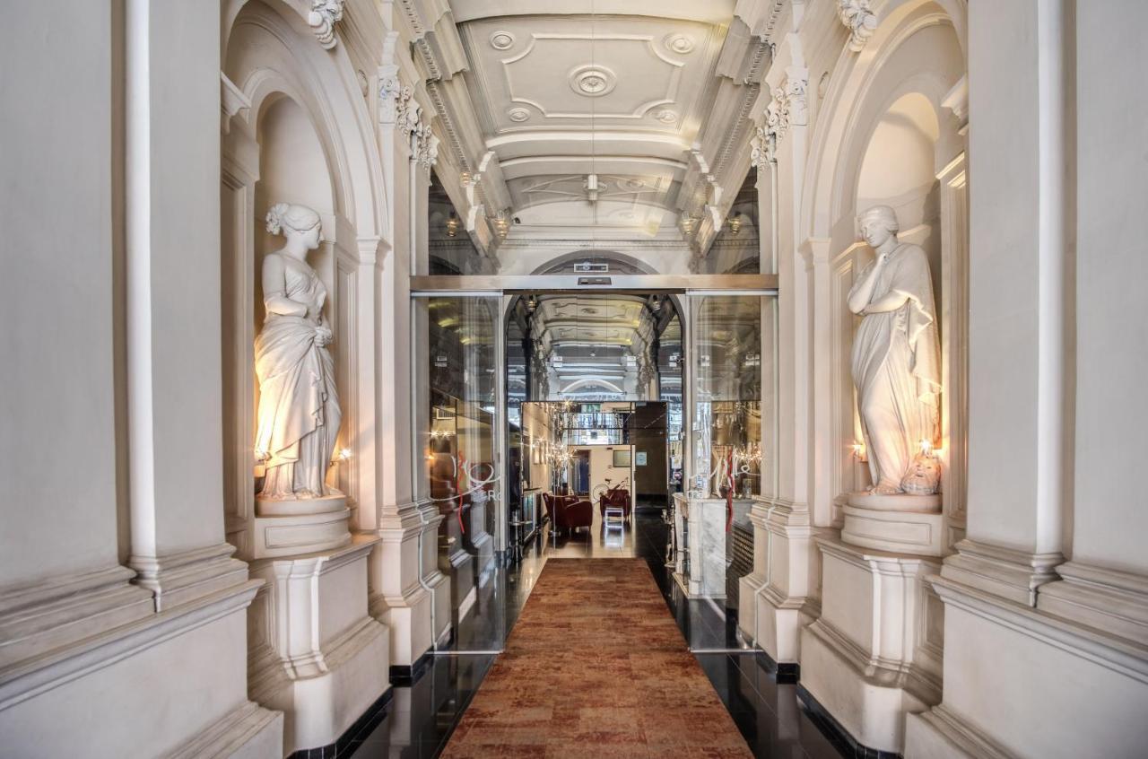 Hotel La Griffe Roma Esterno foto The interior of the hotel